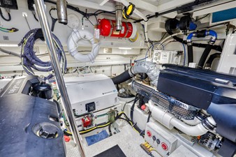BLU WAVE 15 Engine Room