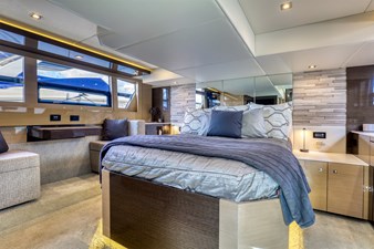 BLU WAVE 6 Owner's Stateroom