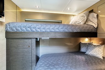 BLU WAVE 12 Guest Stateroom