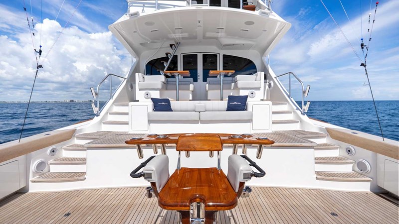 2016 Viking 92 Enclosed Bridge 