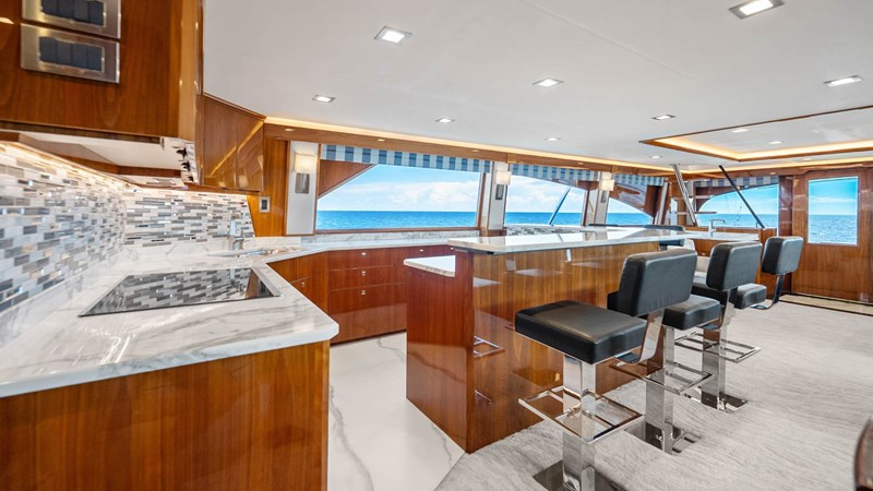 2016 Viking 92 Enclosed Bridge 