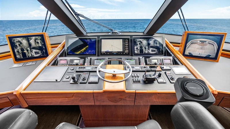 2016 Viking 92 Enclosed Bridge 