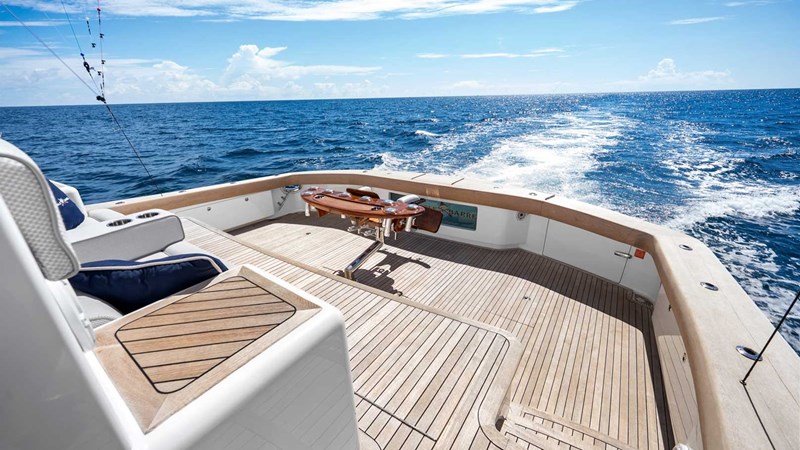 2016 Viking 92 Enclosed Bridge 