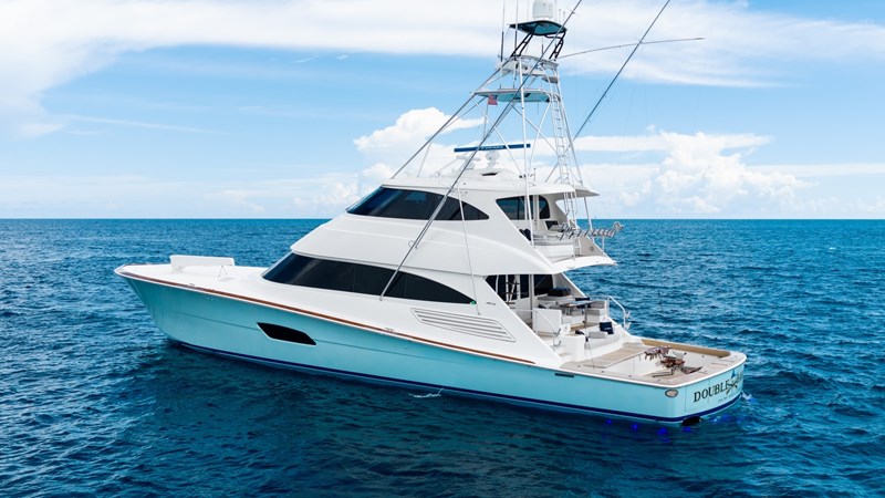 2016 Viking 92 Enclosed Bridge 