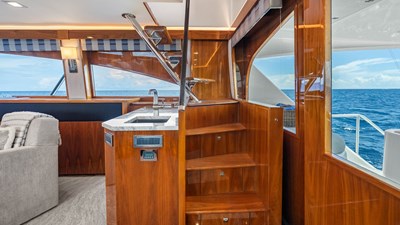 Double Barrel 15 2016 Viking 92 Enclosed Bridge 