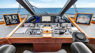 Double Barrel 17 2016 Viking 92 Enclosed Bridge 