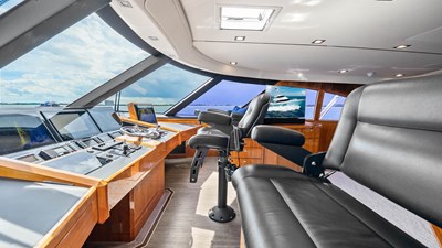 Double Barrel 18 2016 Viking 92 Enclosed Bridge 