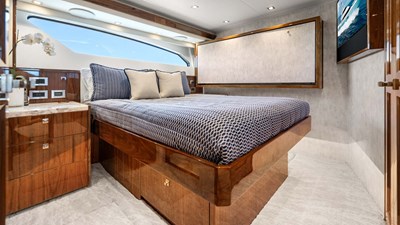 Double Barrel 32 2016 Viking 92 Enclosed Bridge 