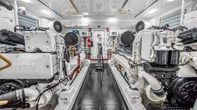Double Barrel 58 2016 Viking 92 Enclosed Bridge 