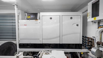 Double Barrel 59 2016 Viking 92 Enclosed Bridge 