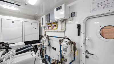 Double Barrel 61 2016 Viking 92 Enclosed Bridge 