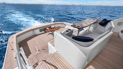 Double Barrel 72 2016 Viking 92 Enclosed Bridge 