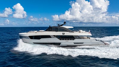 M/Y 12 37 