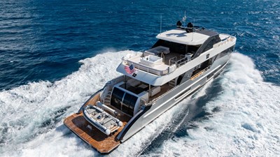M/Y 12 52 