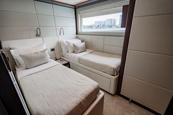 M/Y 12 81 