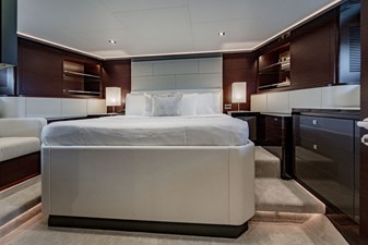 M/Y 12 89 