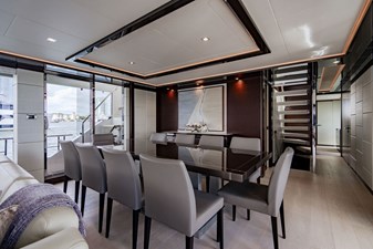 M/Y 12 112 
