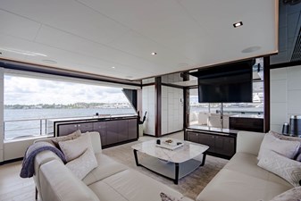 M/Y 12 117 