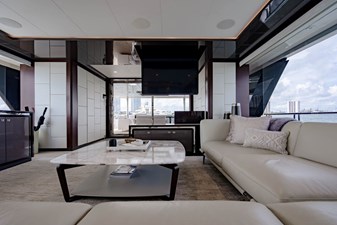 M/Y 12 118 