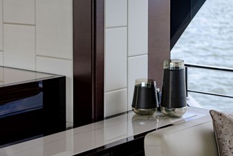 M/Y 12 127 