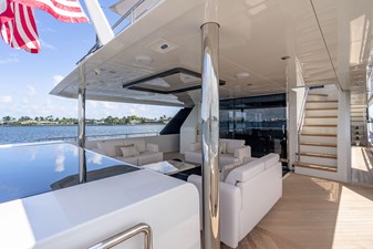 M/Y 12 152 