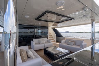 M/Y 12 155 