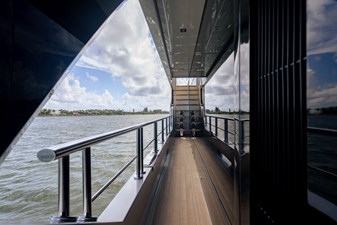 M/Y 12 158 