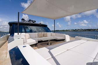 M/Y 12 166 