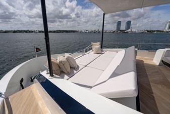 M/Y 12 168 