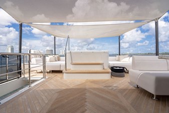M/Y 12 174 