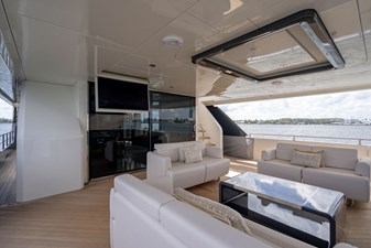 M/Y 12 178 