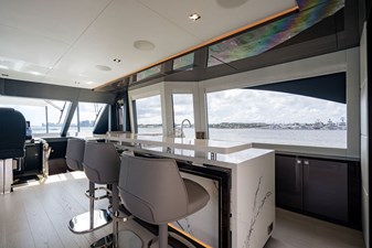 M/Y 12 182 