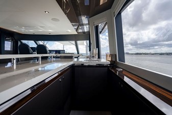 M/Y 12 184 