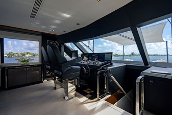M/Y 12 187 