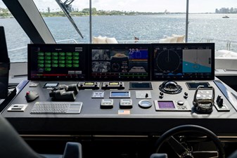 M/Y 12 190 