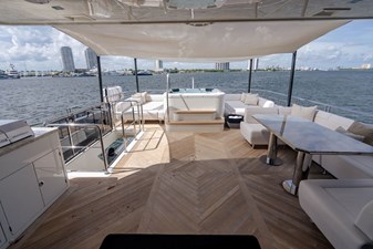 M/Y 12 200 