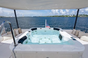 M/Y 12 206 