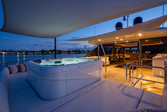 M/Y 12 214 