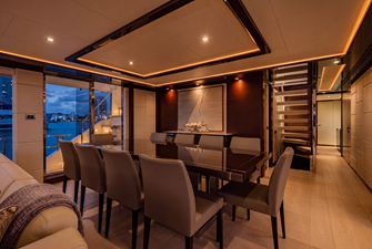 M/Y 12 217 