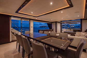 M/Y 12 218 