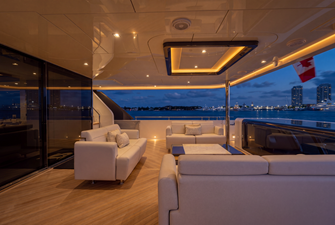M/Y 12 222 