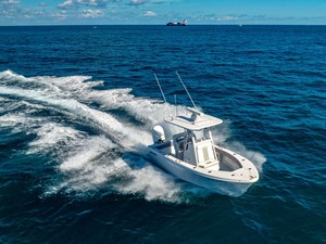 Reef Runner 230 Open 32 