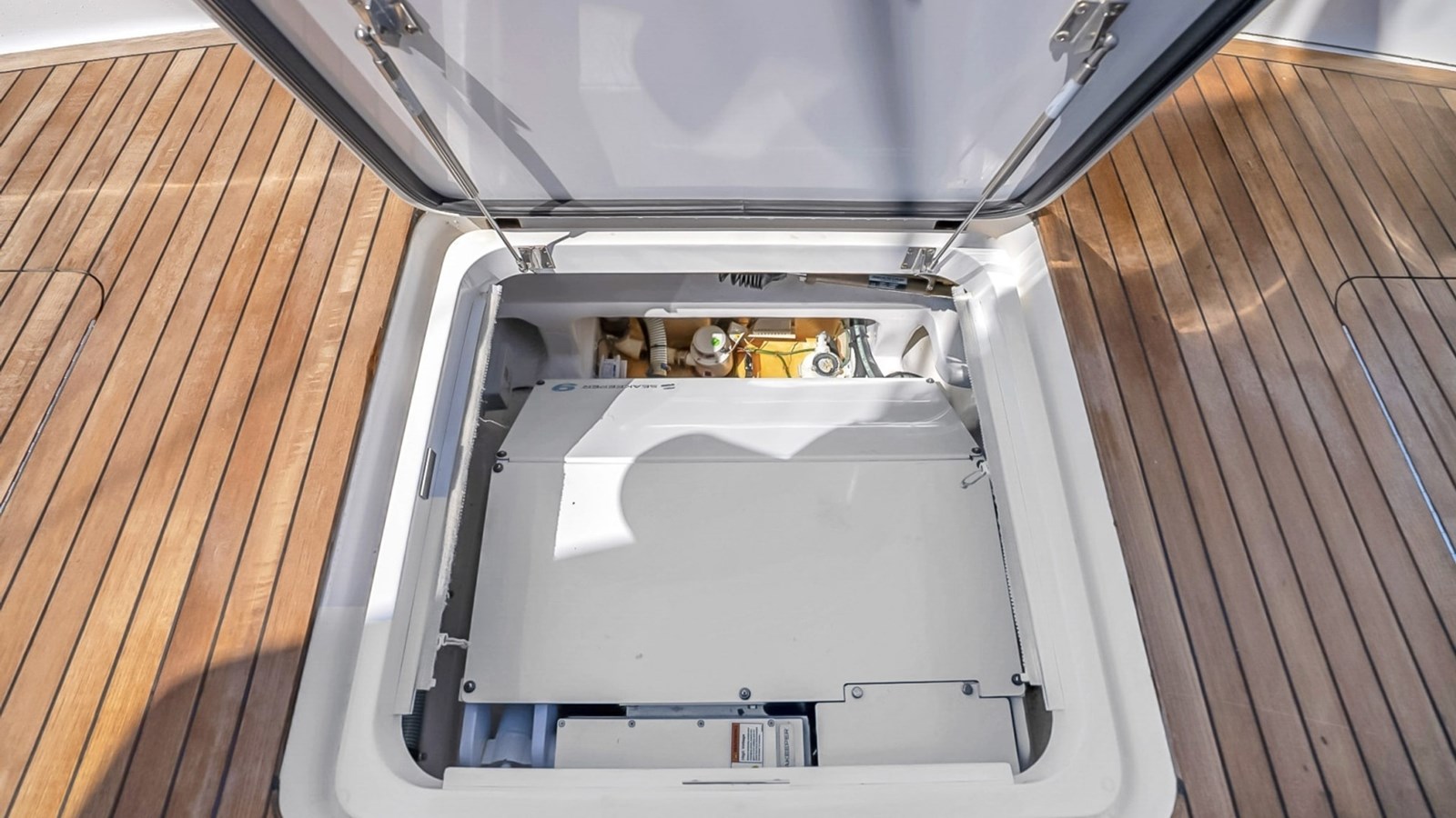 2021 Viking 48 Convertible 'High Impact'
