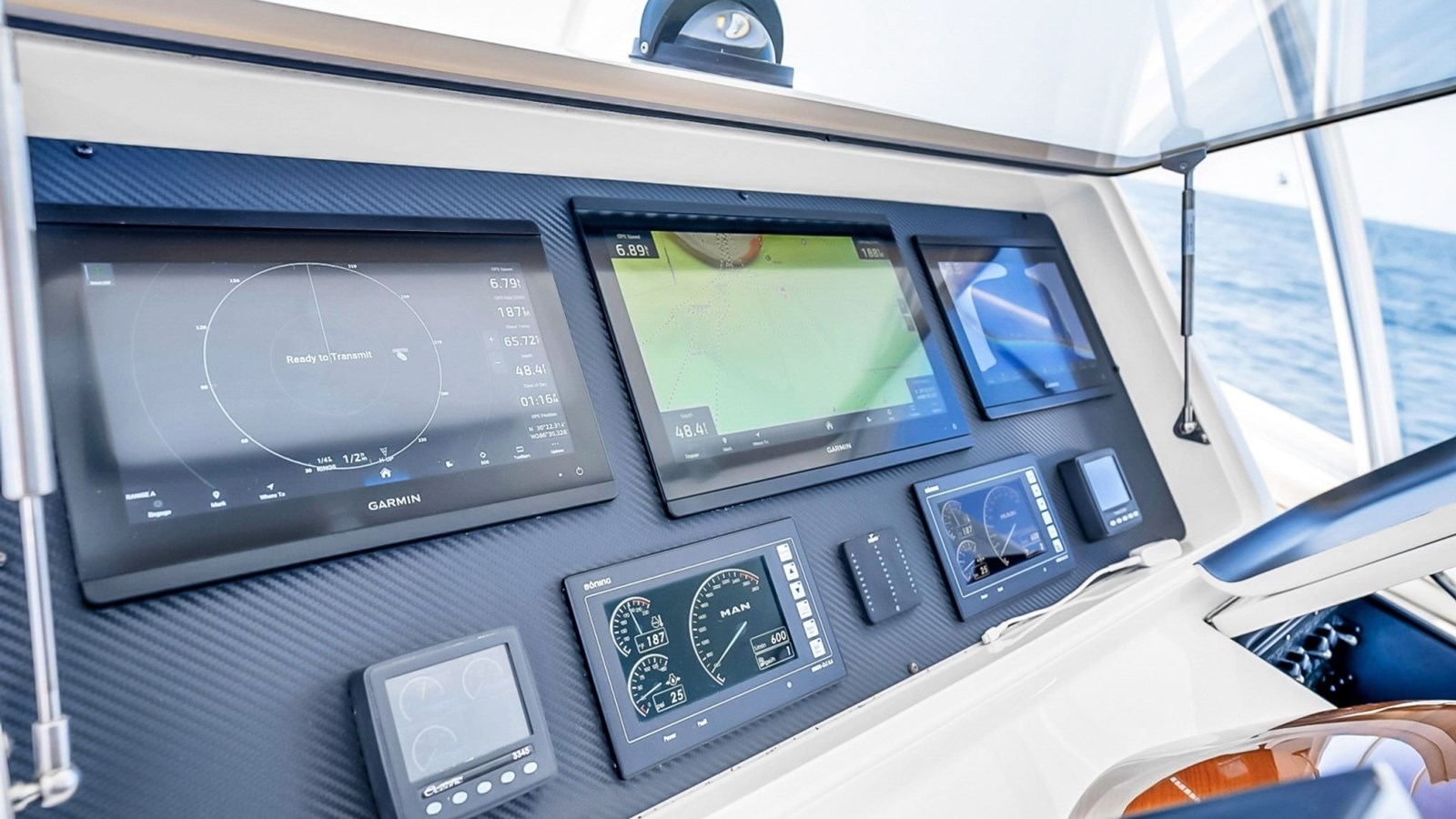 2021 Viking 48 Convertible 'High Impact'