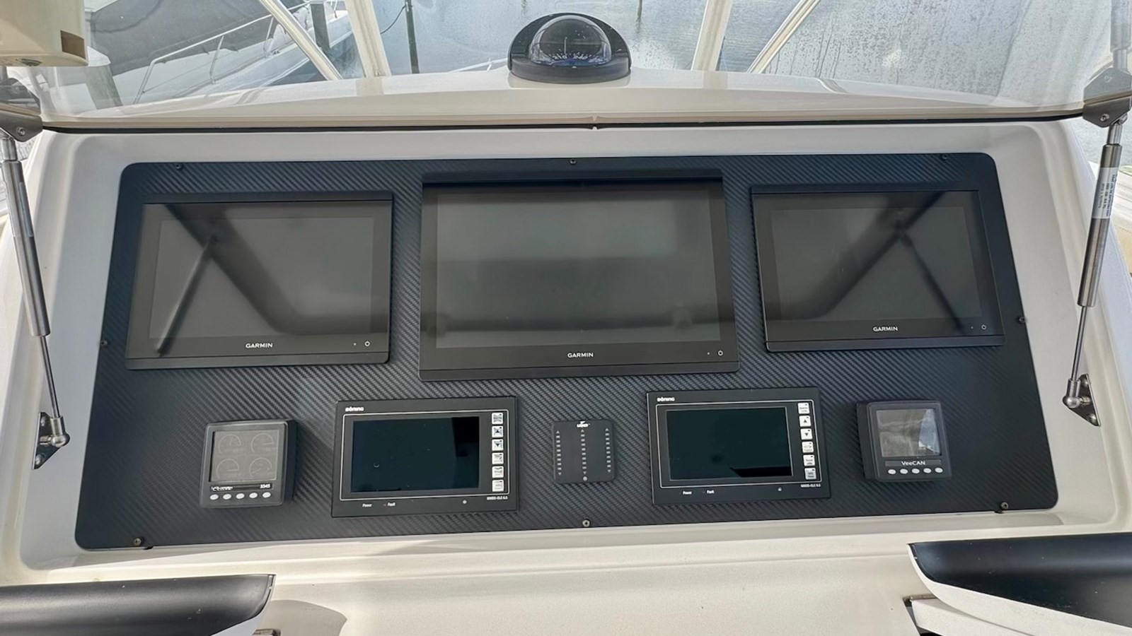 2021 Viking 48 Convertible 'High Impact'