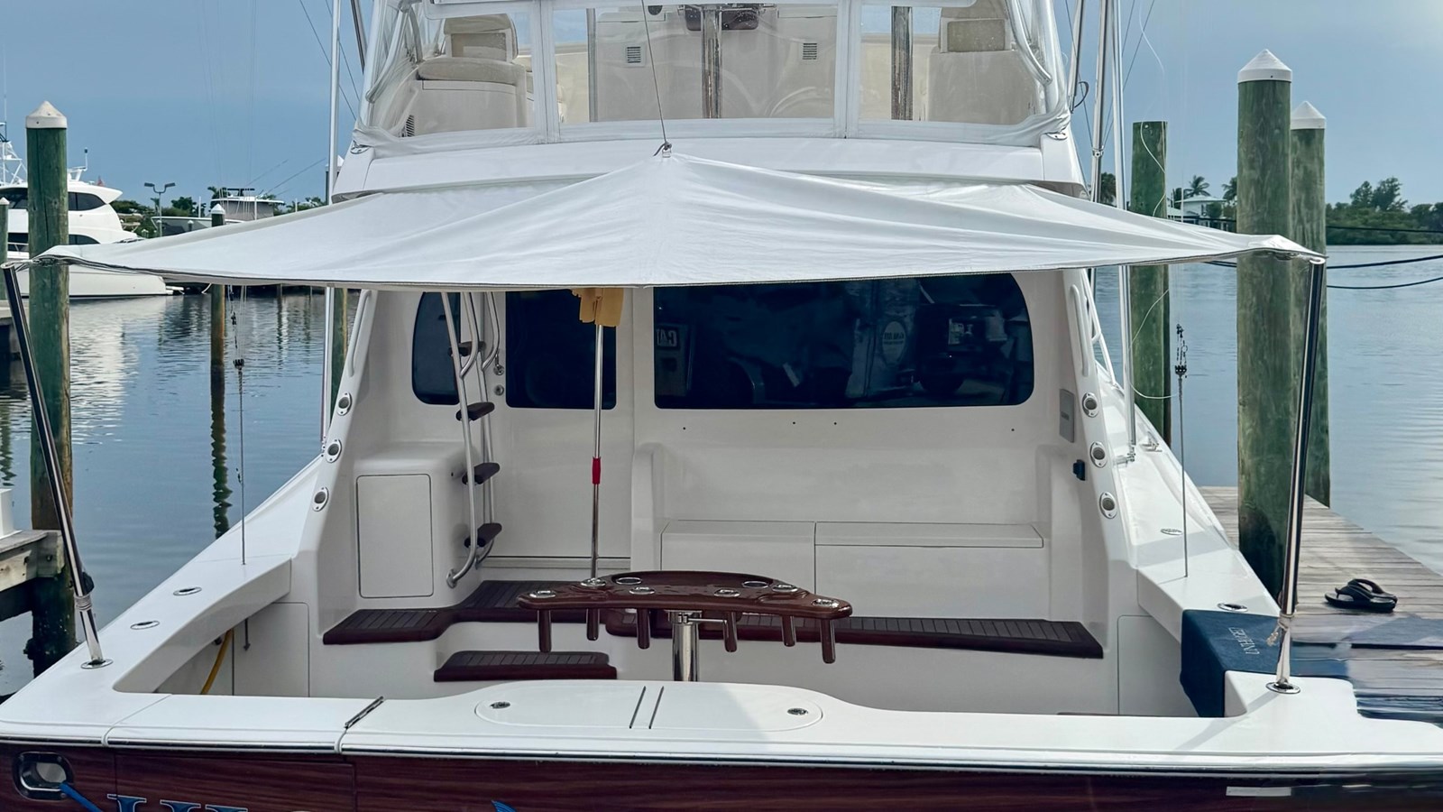 2021 Viking 48 Convertible 'High Impact'