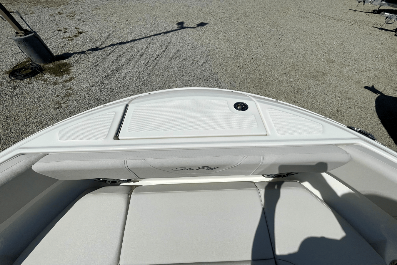 2026 Sea Ray SDX 250 Outboard 17