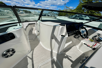 2026 Sea Ray SDX 250 Outboard 12