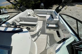 2026 Sea Ray SDX 250 Outboard 14