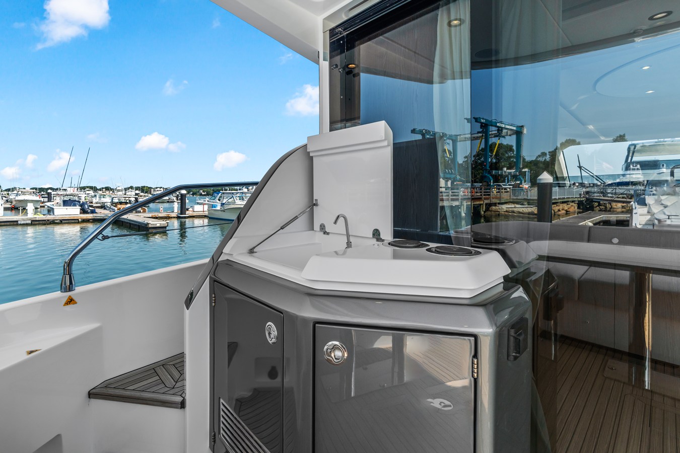 2027 Azimut Fly 53 10